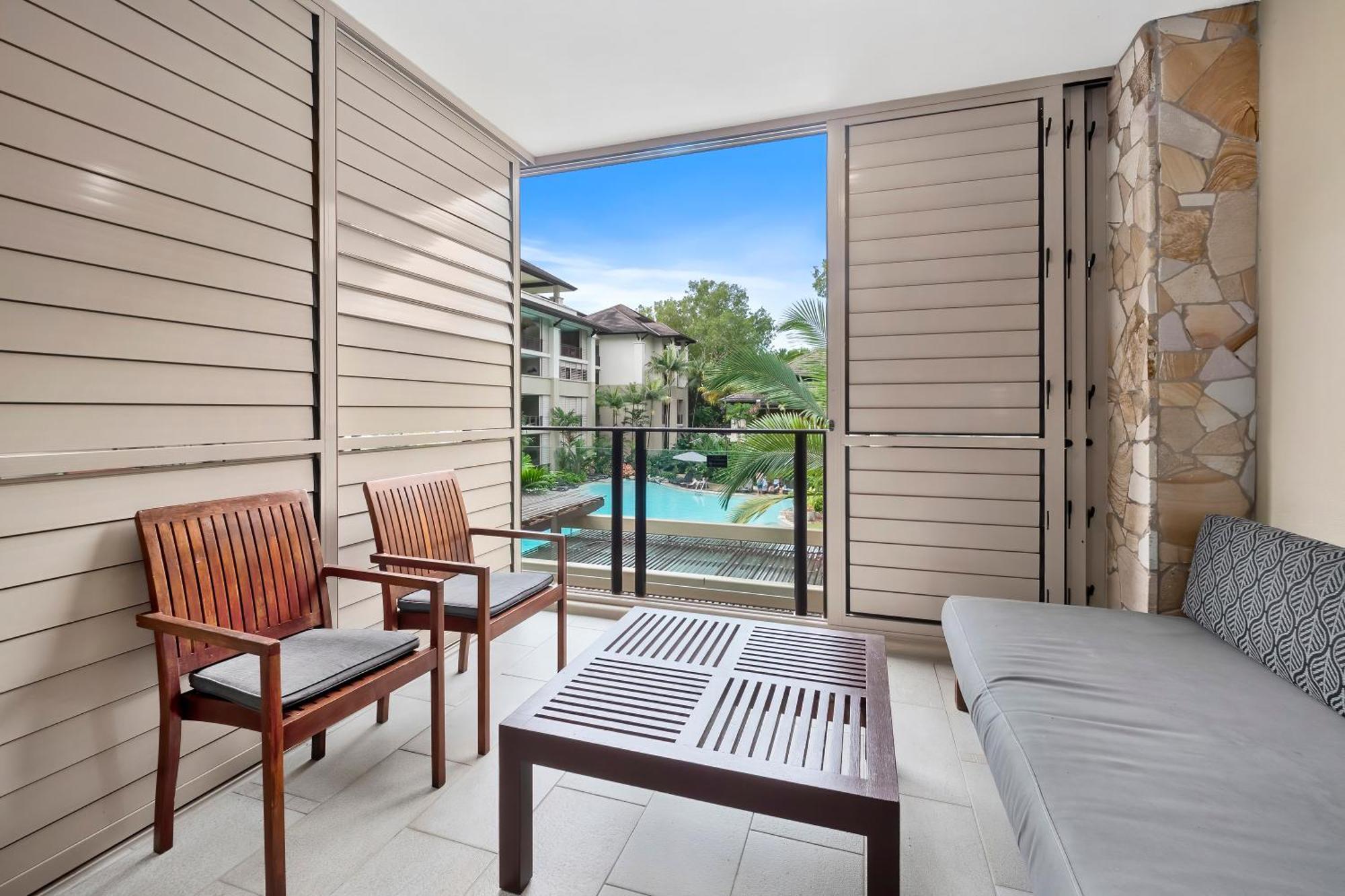Private Apartments In The Temple Beachfront Resort Palm Cove Cameră foto