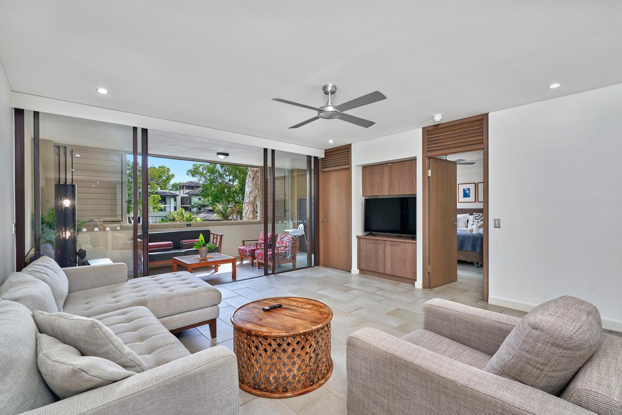 Private Apartments In The Temple Beachfront Resort Palm Cove Cameră foto