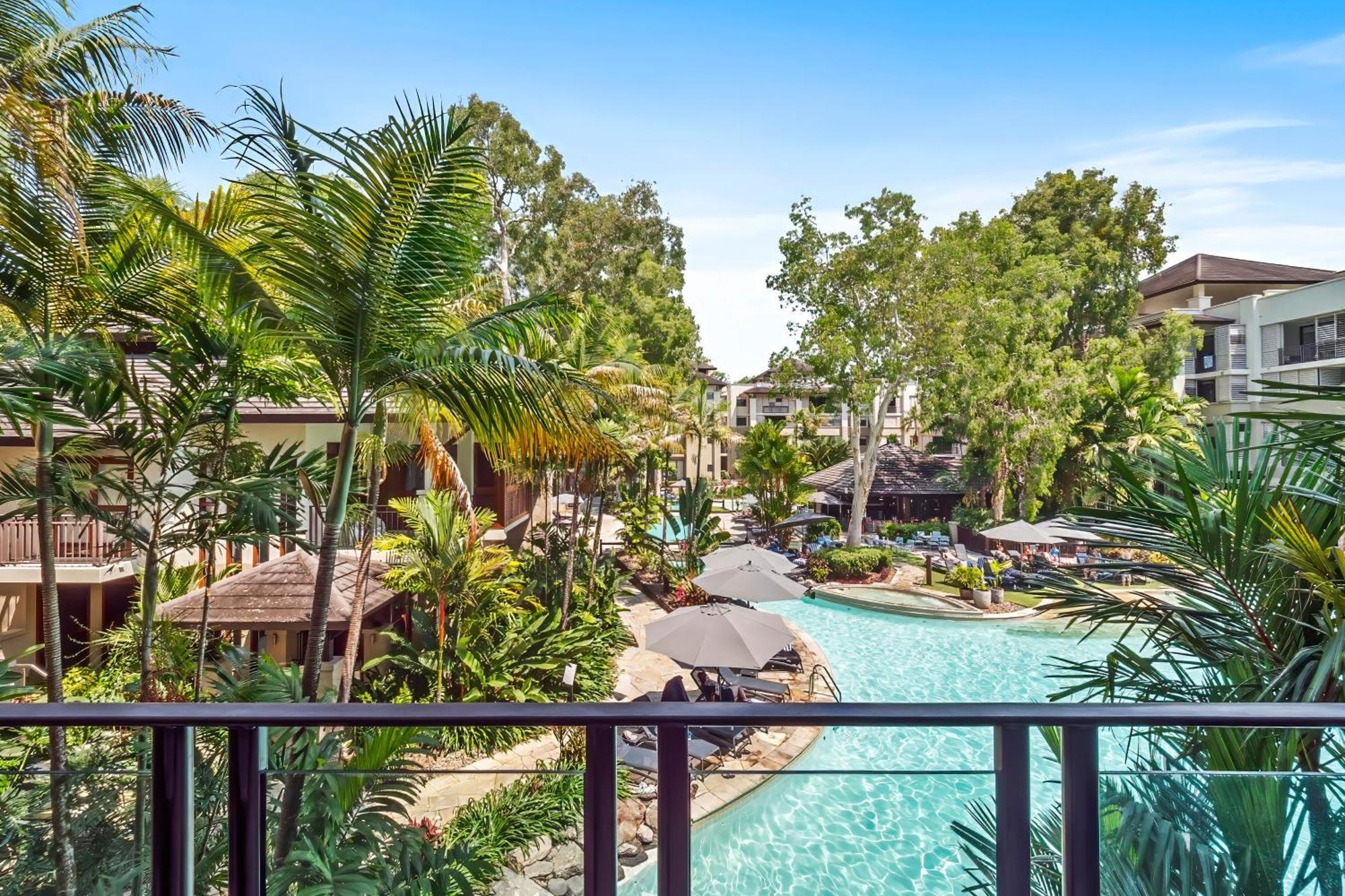 Private Apartments In The Temple Beachfront Resort Palm Cove Cameră foto