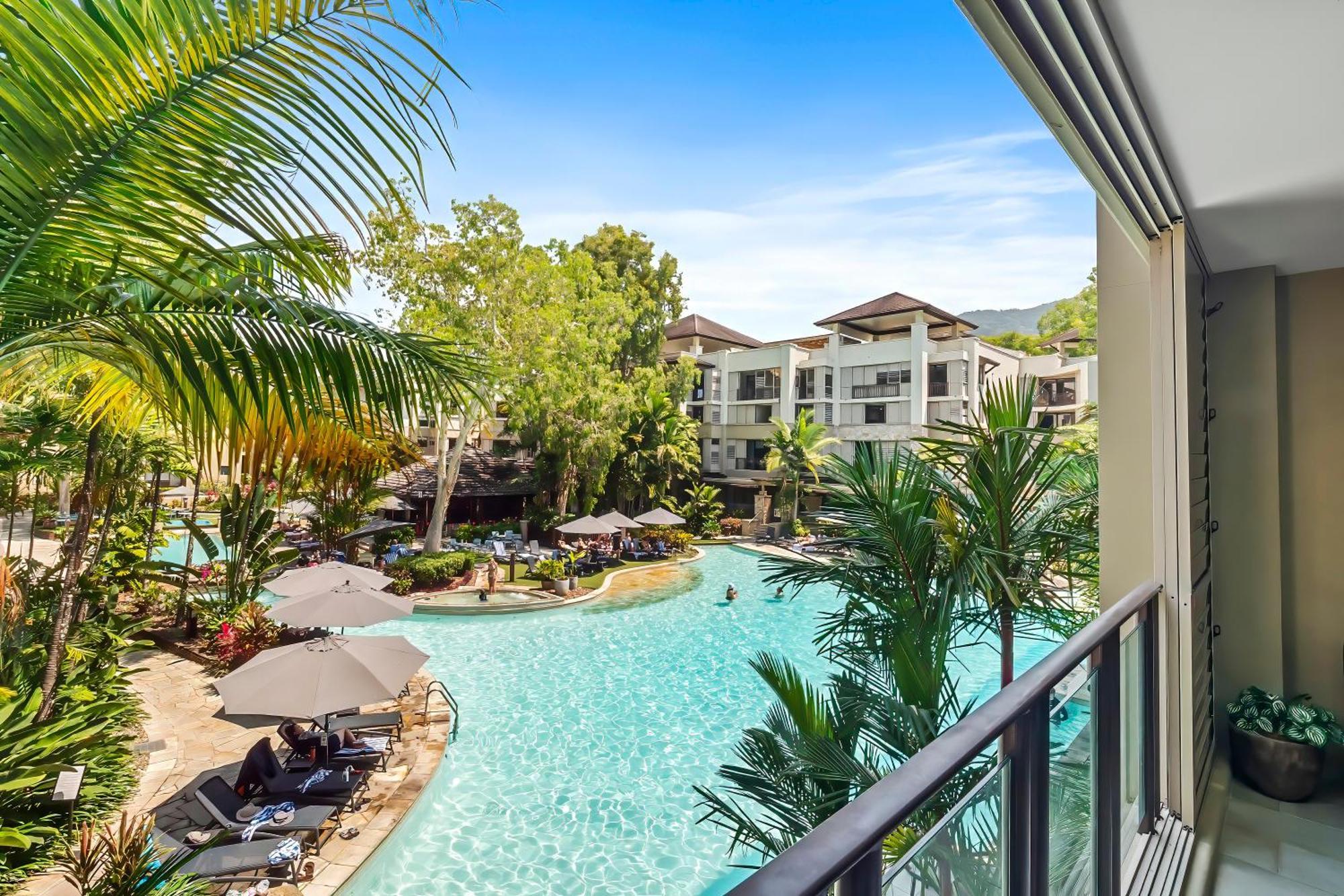 Private Apartments In The Temple Beachfront Resort Palm Cove Cameră foto