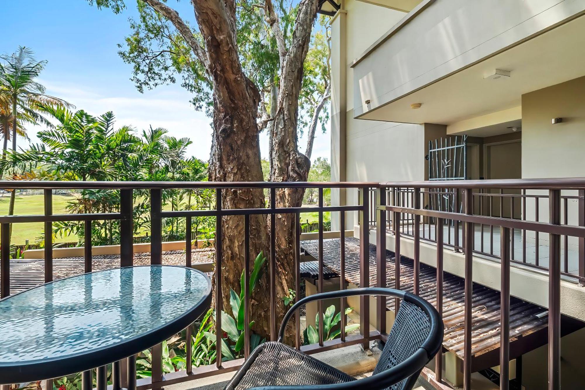 Private Apartments In The Temple Beachfront Resort Palm Cove Cameră foto