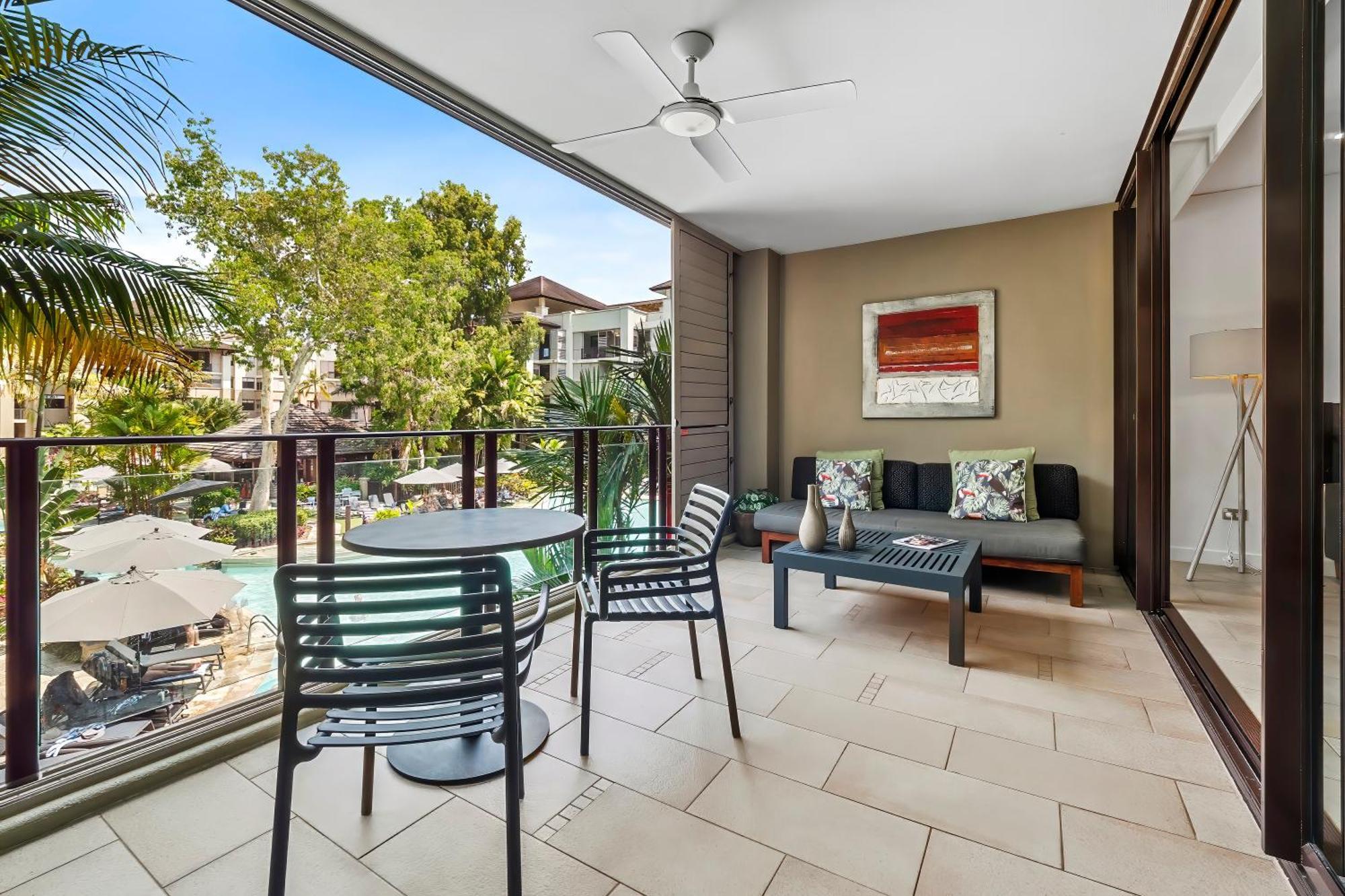Private Apartments In The Temple Beachfront Resort Palm Cove Cameră foto