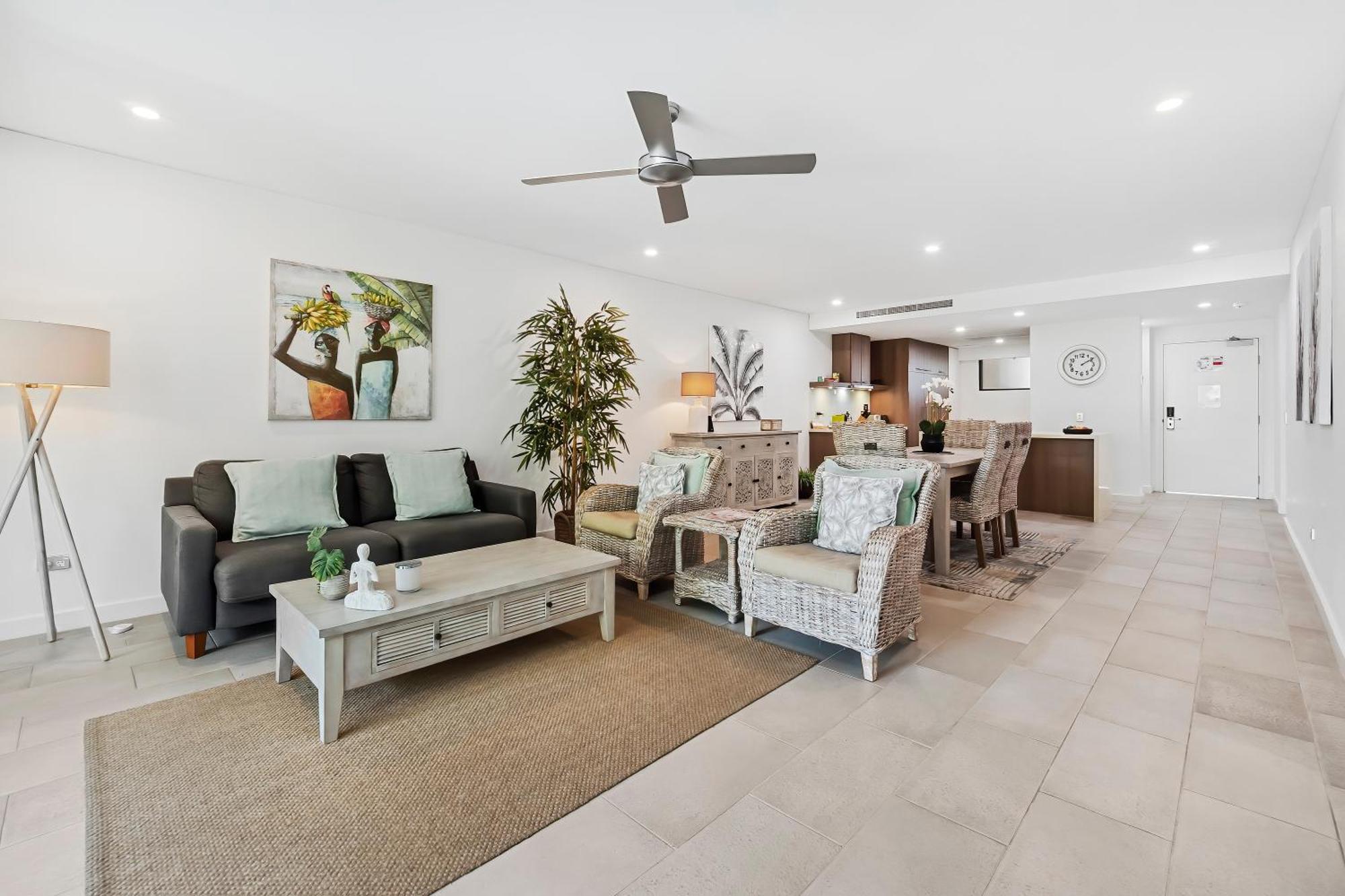 Private Apartments In The Temple Beachfront Resort Palm Cove Cameră foto