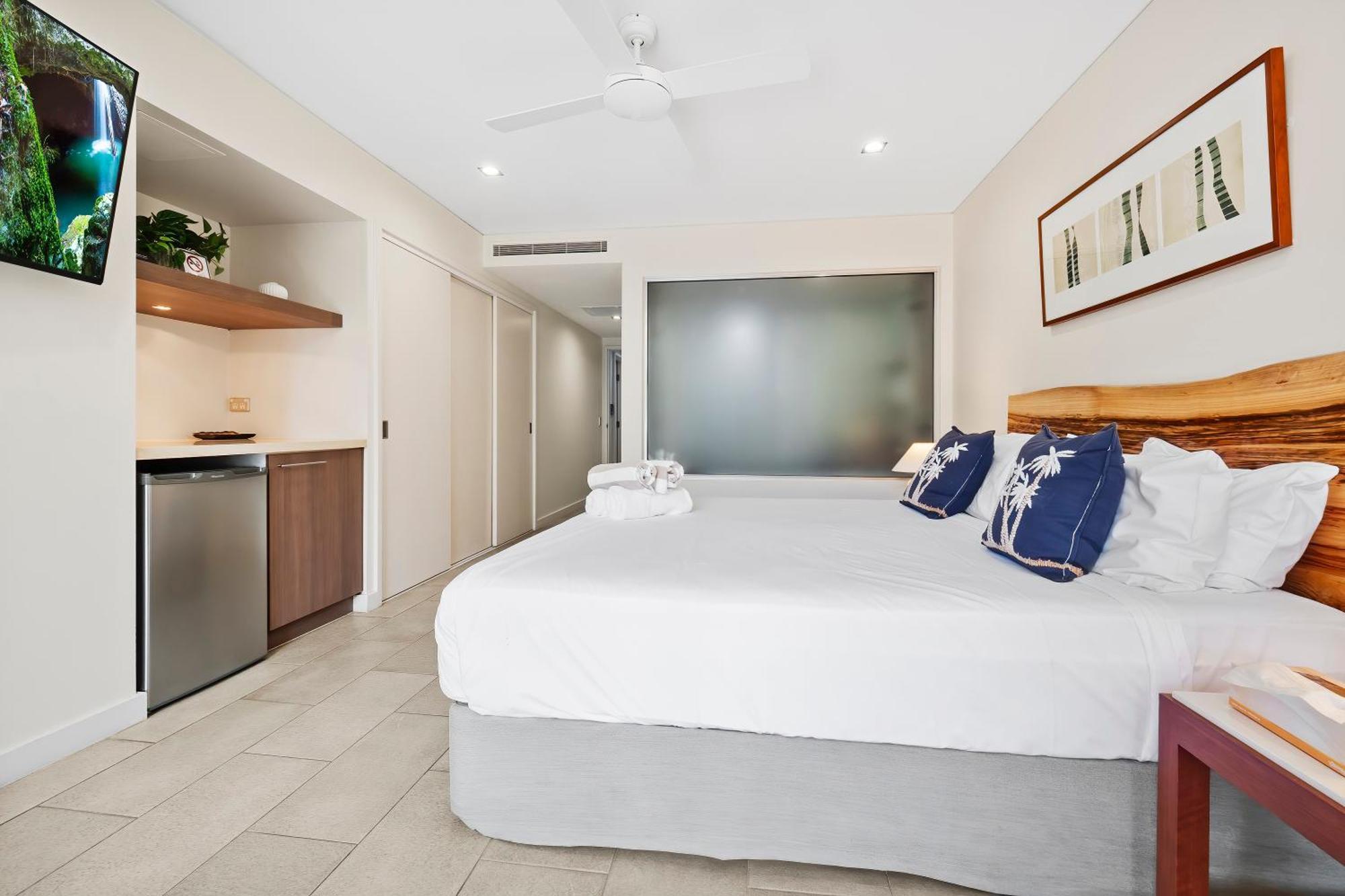 Private Apartments In The Temple Beachfront Resort Palm Cove Cameră foto