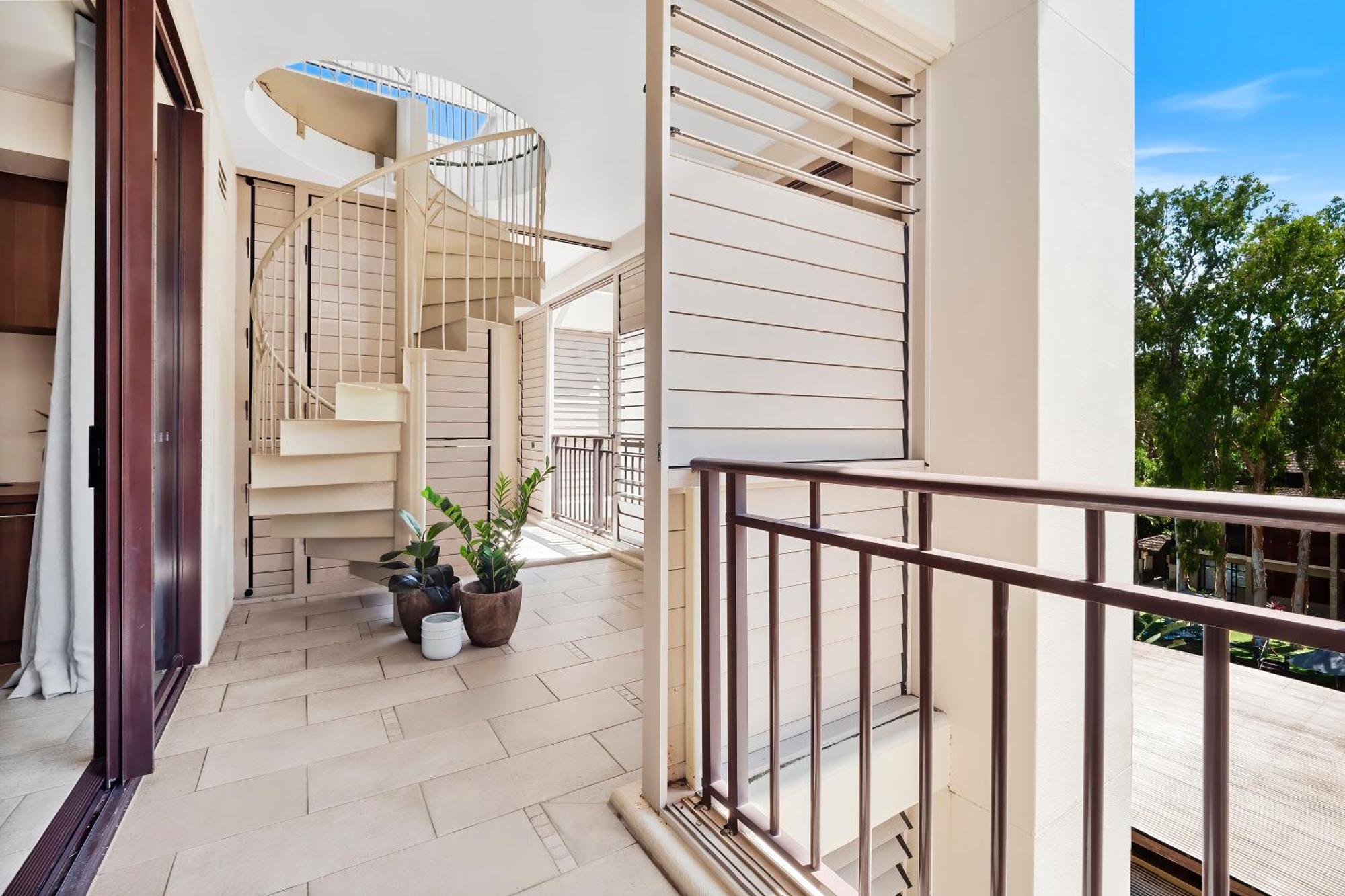 Private Apartments In The Temple Beachfront Resort Palm Cove Cameră foto