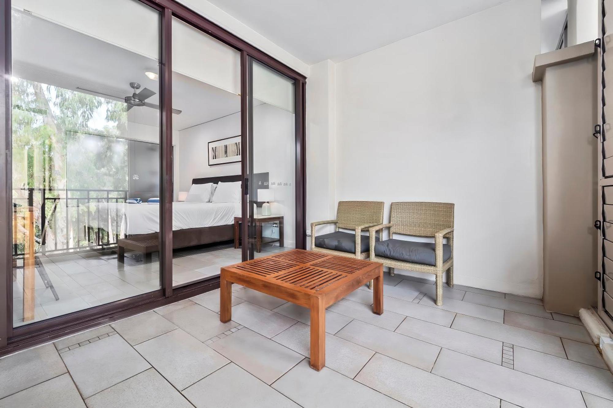Private Apartments In The Temple Beachfront Resort Palm Cove Cameră foto
