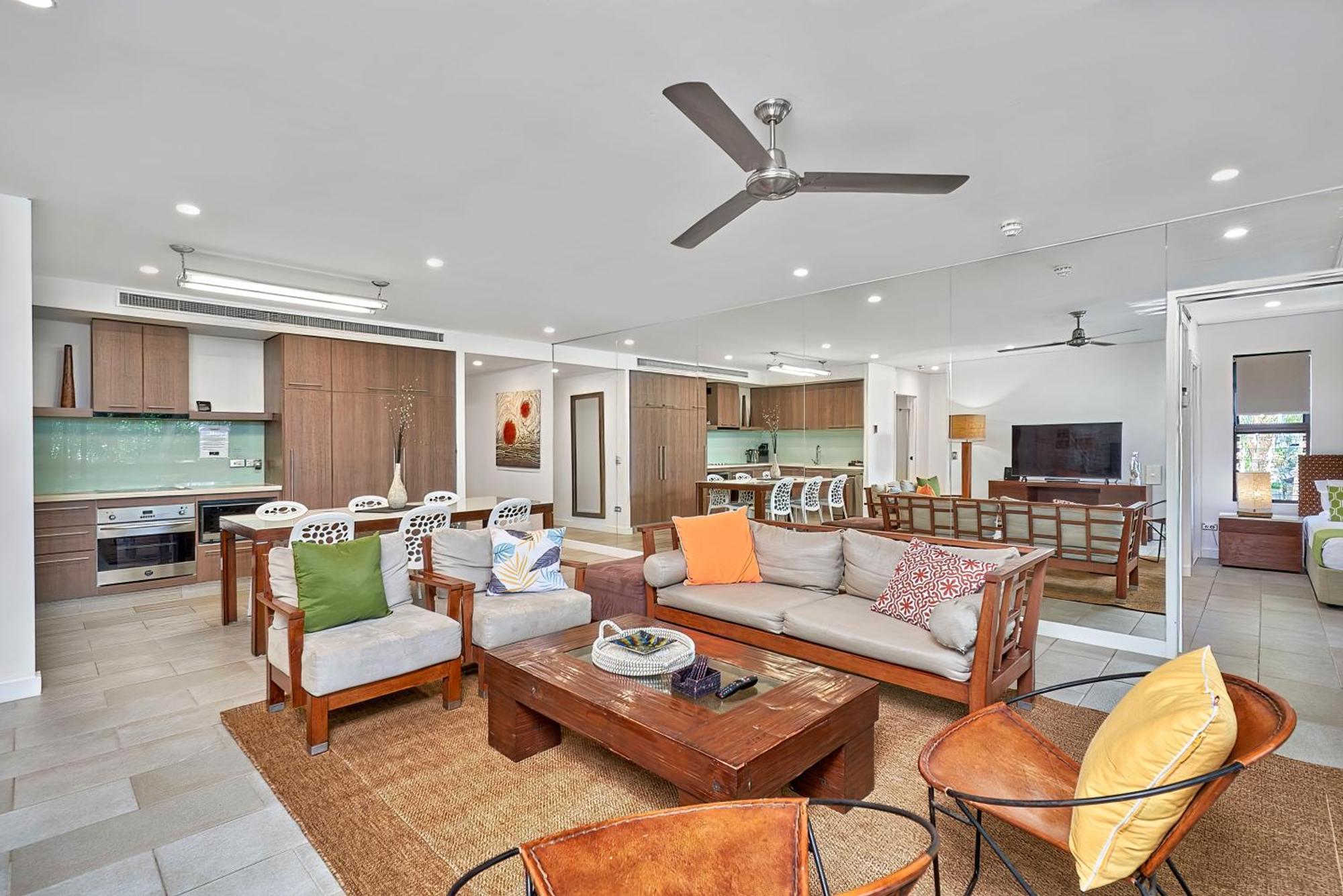 Private Apartments In The Temple Beachfront Resort Palm Cove Cameră foto