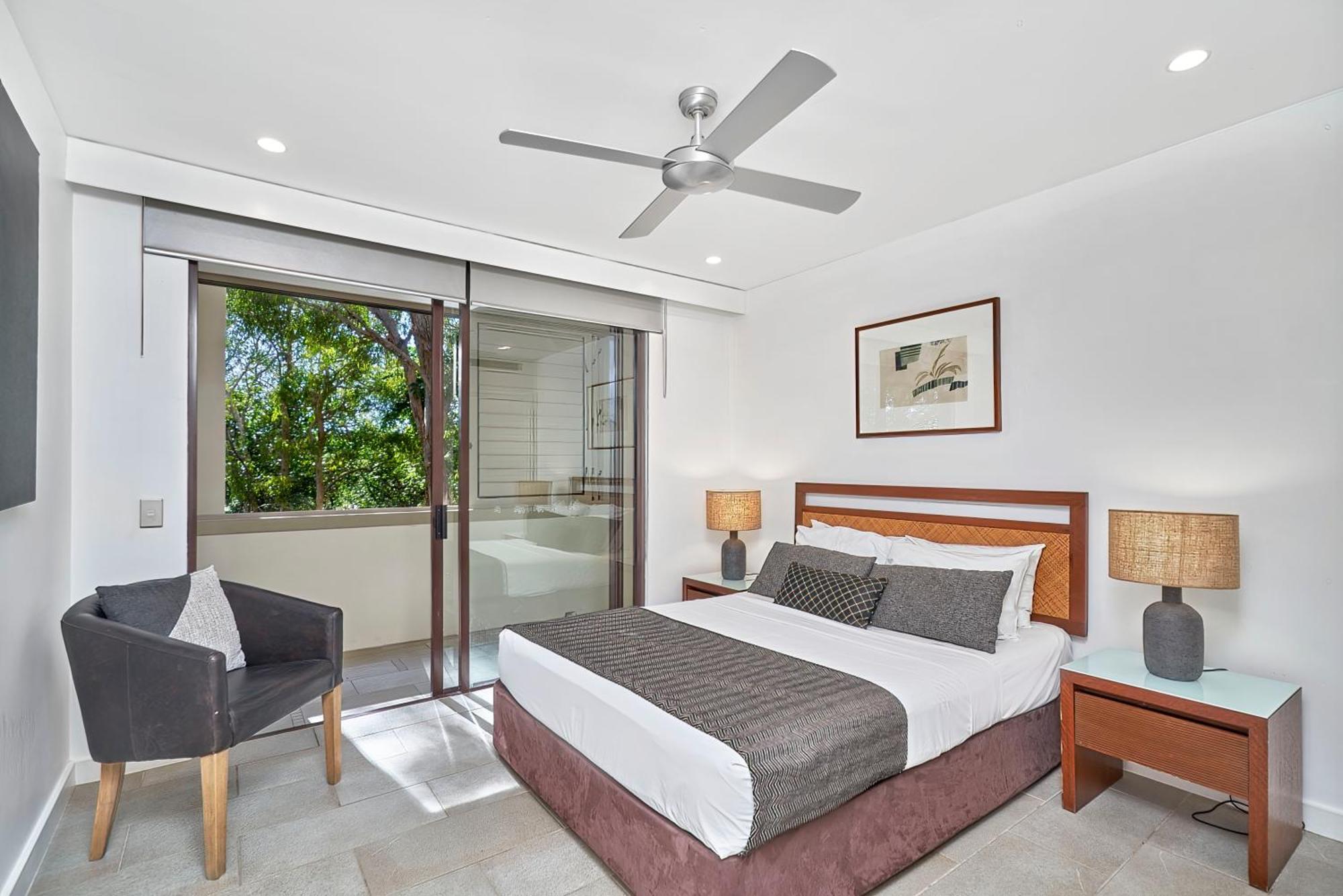 Private Apartments In The Temple Beachfront Resort Palm Cove Cameră foto